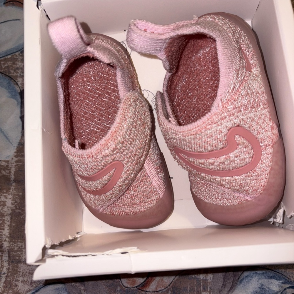 Nike swoosh 1 - great condition